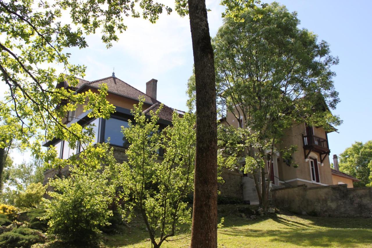 Hotel La Garenne De Morestel Exterior foto